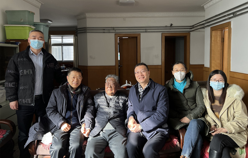 公司領(lǐng)導春節(jié)前走訪慰問離休老干部