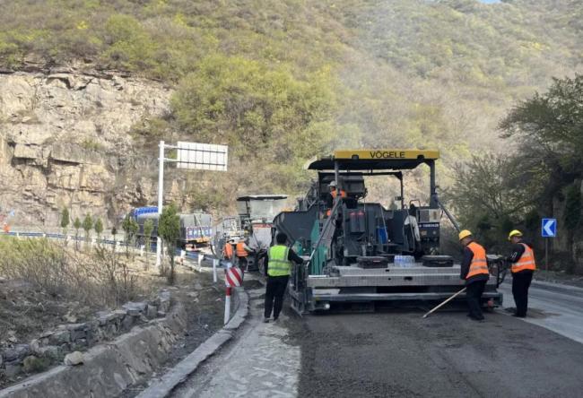 省道240線濟鄧線郭莊至苗莊段路面改造工程穩(wěn)步推進
