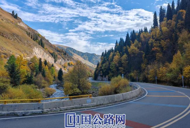 伊犁公路事業(yè)發(fā)展中心所全力奮戰(zhàn)助力獨庫公路如期“復(fù)蘇”