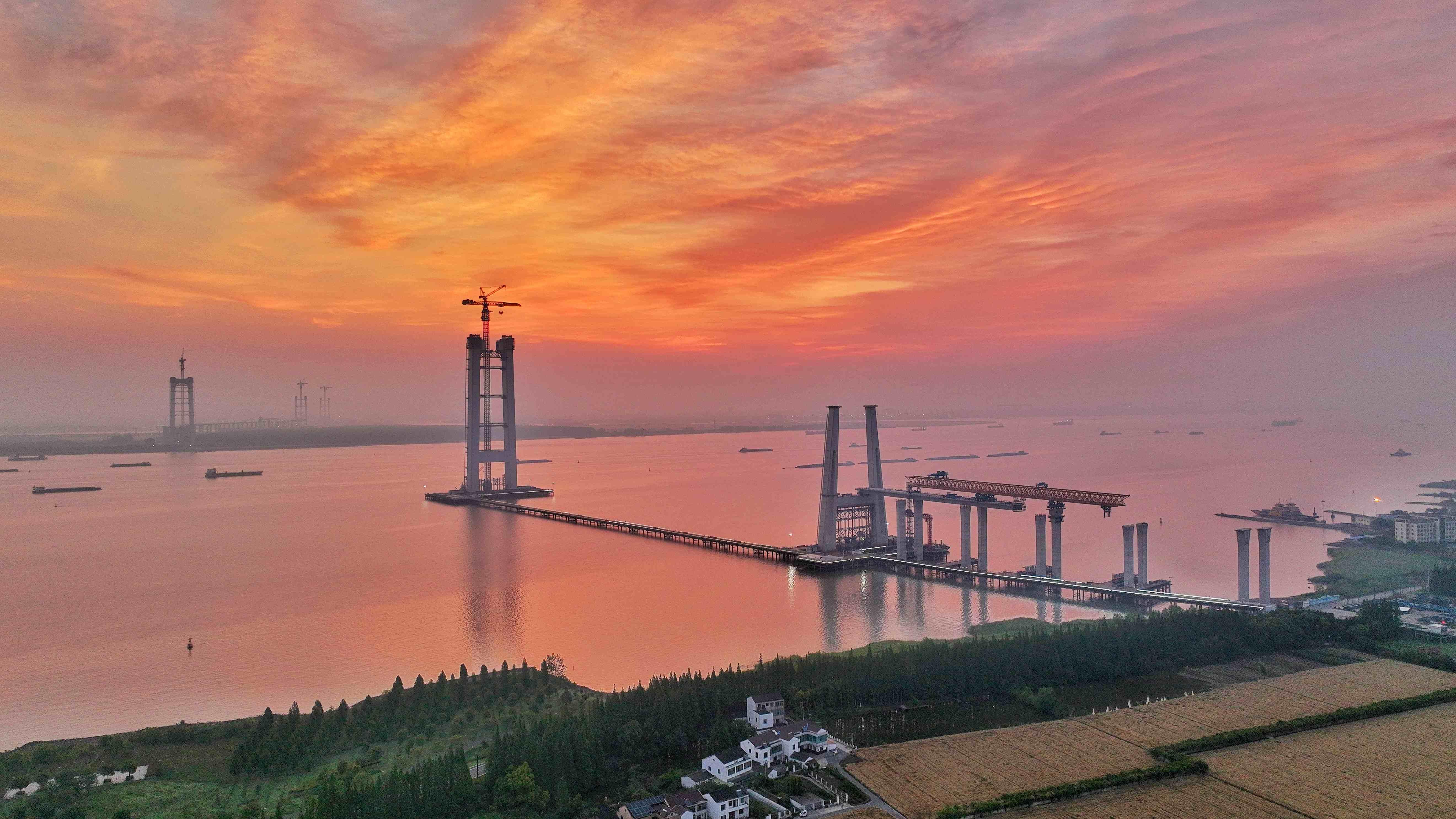 張靖皋長江大橋：三年拔節(jié) 健康“生長”